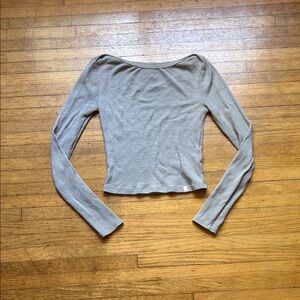BDG Ribbed Off-Shoulder Long Sleeve Top - Light Gray